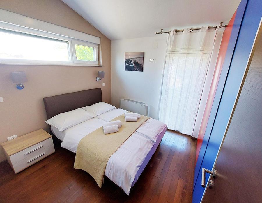 Queen Beach Apartments Nin Luaran gambar