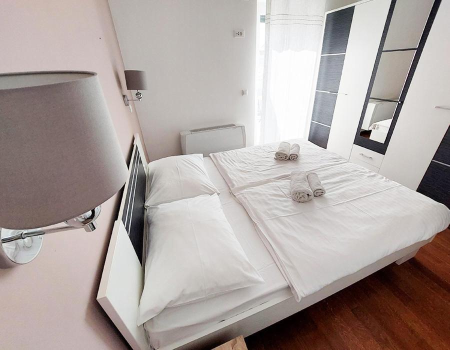 Queen Beach Apartments Nin Luaran gambar