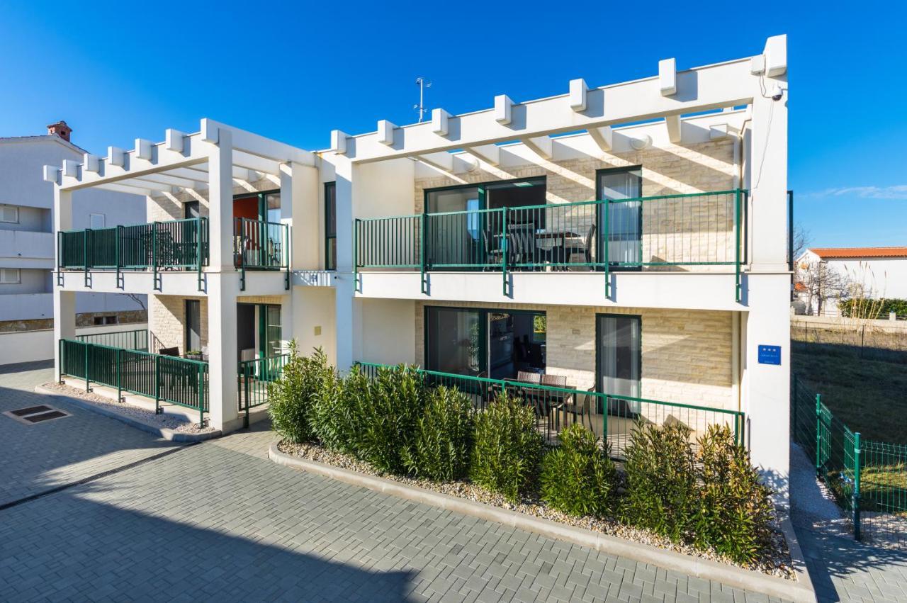 Queen Beach Apartments Nin Luaran gambar