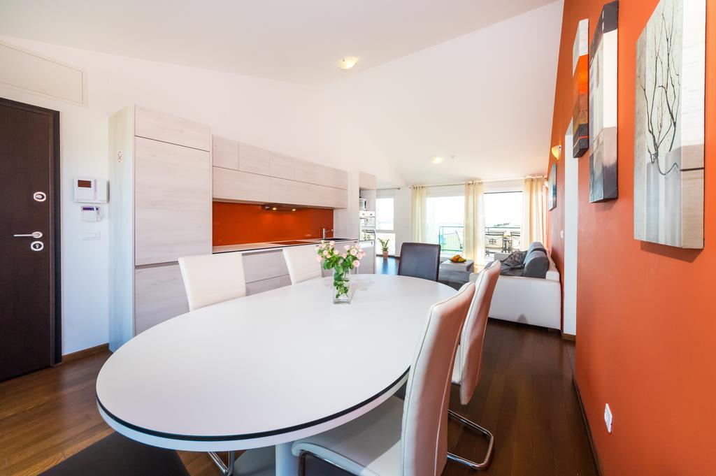 Queen Beach Apartments Nin Luaran gambar