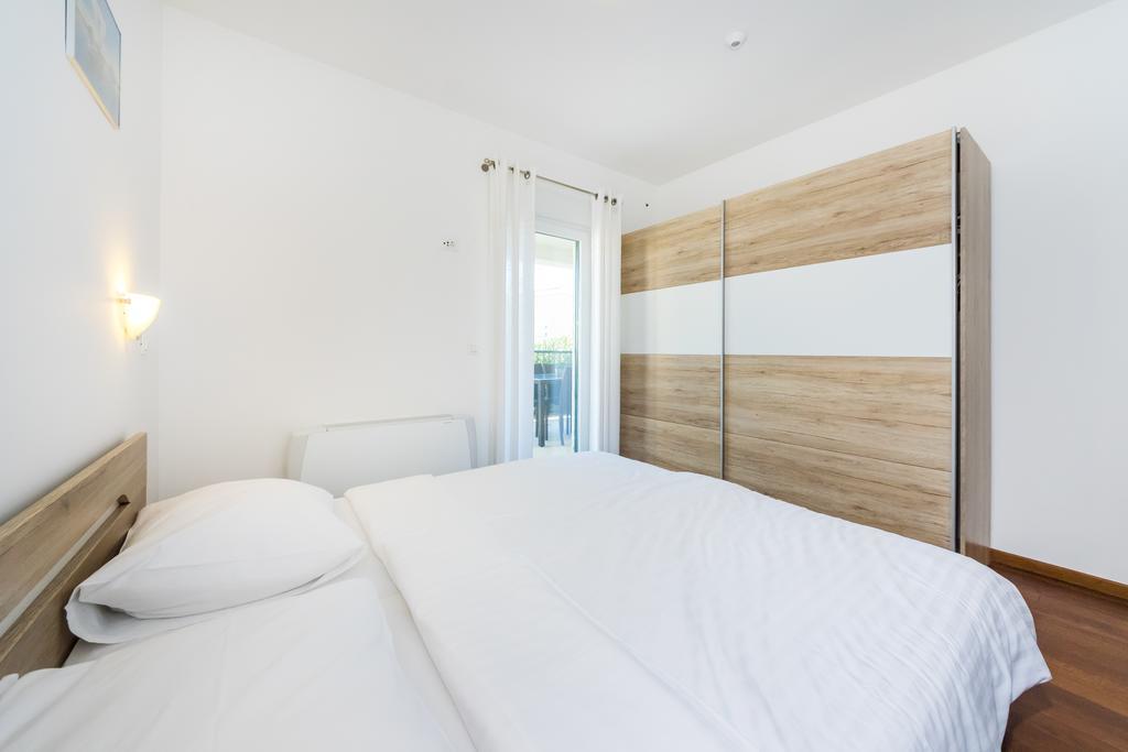 Queen Beach Apartments Nin Luaran gambar