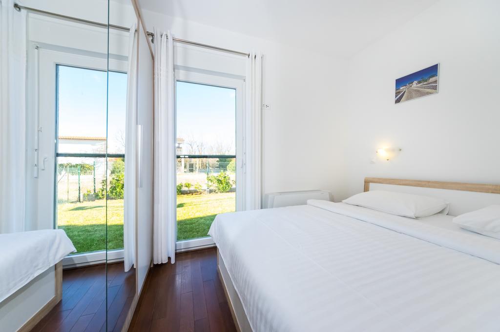 Queen Beach Apartments Nin Luaran gambar