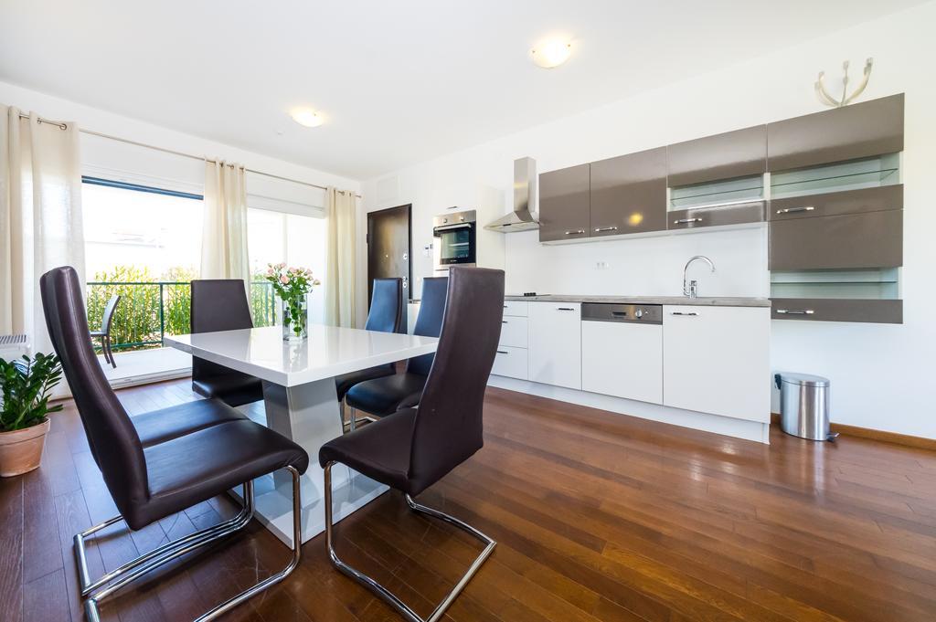 Queen Beach Apartments Nin Luaran gambar