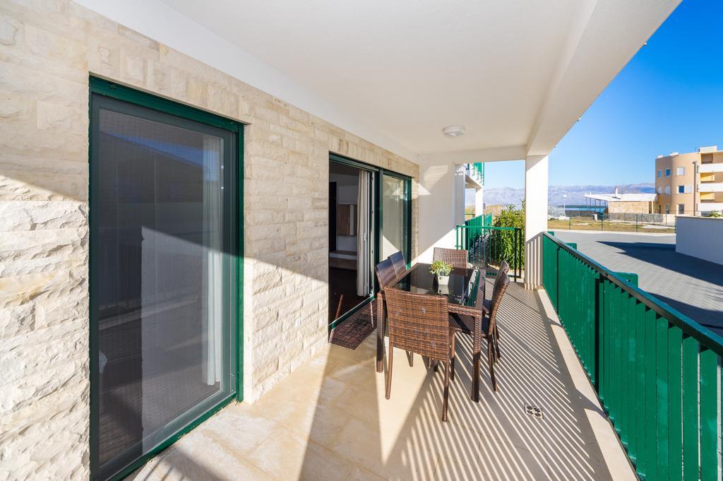 Queen Beach Apartments Nin Luaran gambar