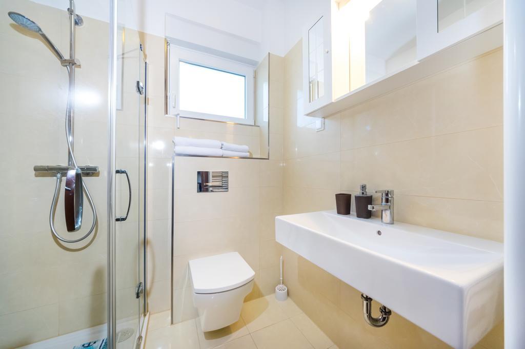 Queen Beach Apartments Nin Luaran gambar