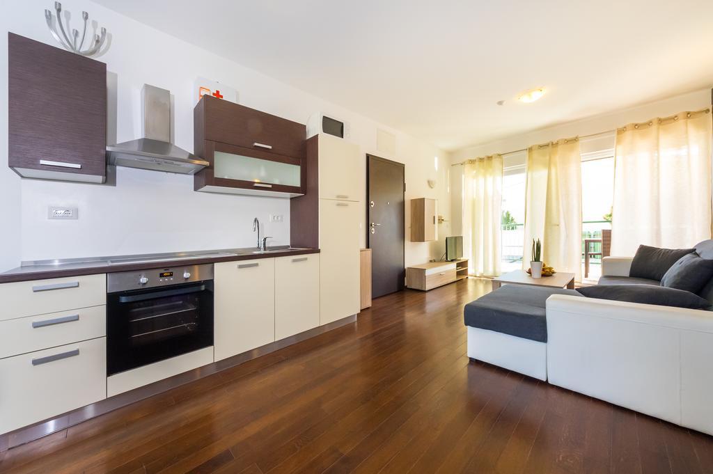 Queen Beach Apartments Nin Luaran gambar